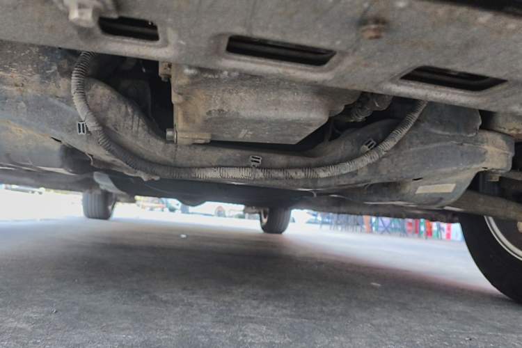 Used SAIC MAXUS G10 2014 2.0T Automatic Elite Edition Chassis Front