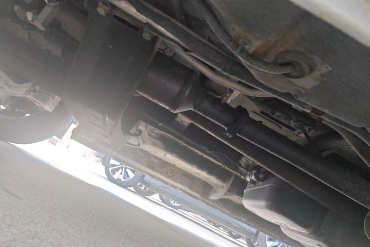 Used SAIC MAXUS G10 2014 2.0T Automatic Elite Edition Chassis Front Left