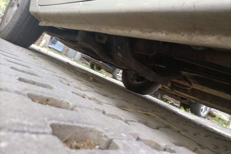 Used SAIC MAXUS G10 2014 2.0T Automatic Elite Edition Chassis Front Left