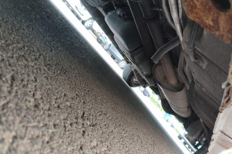 Used SAIC MAXUS G10 2014 2.0T Automatic Elite Edition Chassis Front Left