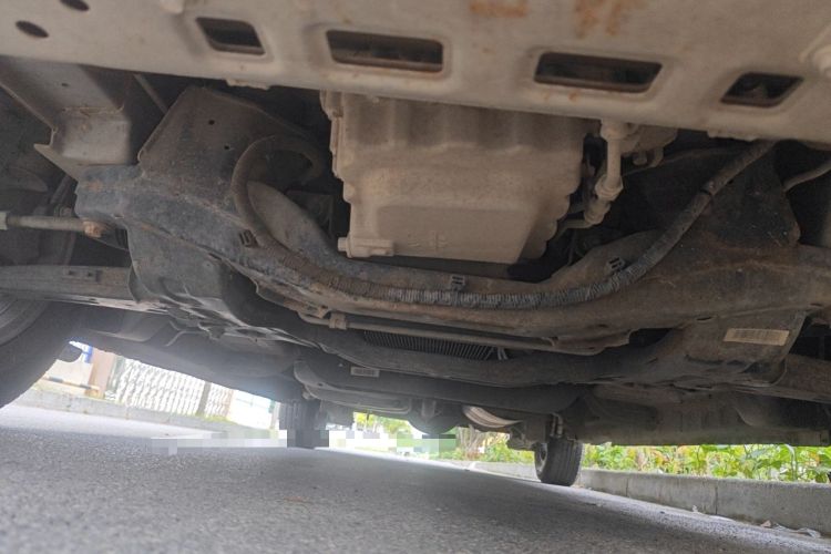 Used SAIC MAXUS G10 2014 2.0T Automatic Elite Edition Chassis Front
