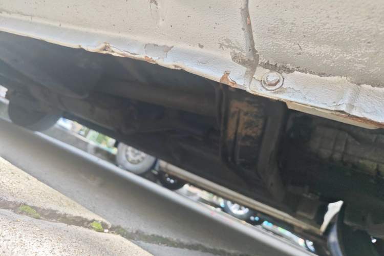Used SAIC MAXUS G10 2014 2.0T Automatic Elite Edition Chassis Front Right