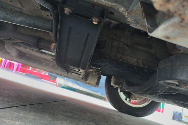 Used SAIC MAXUS G10 2014 2.0T Automatic Elite Edition Chassis Front Right