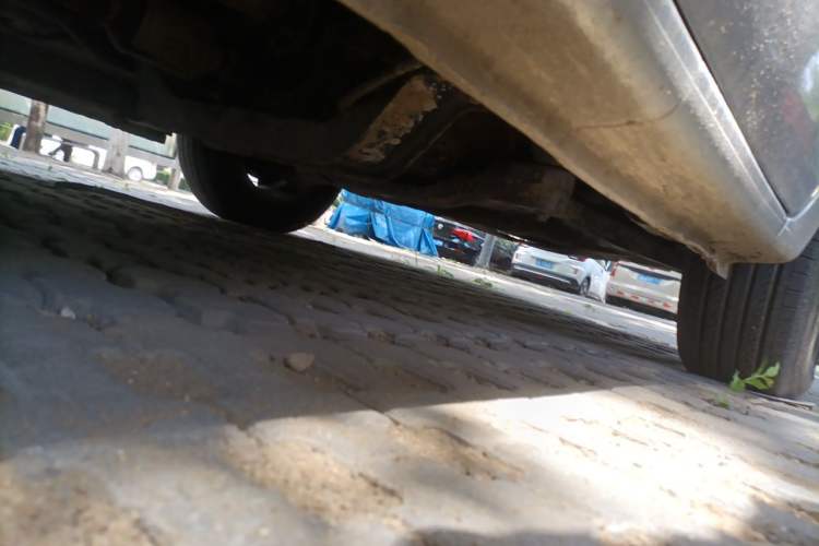 Used SAIC MAXUS G10 2014 2.0T Automatic Elite Edition Chassis Front Right