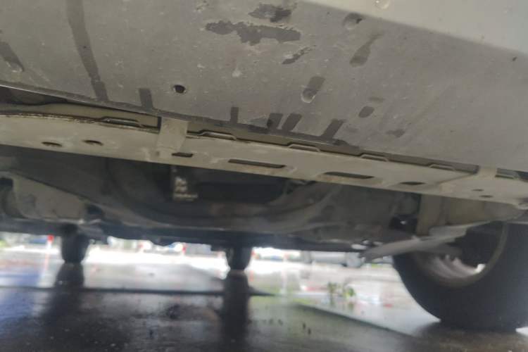 Used SAIC MAXUS G10 2014 2.0T Automatic Elite Edition Chassis Front