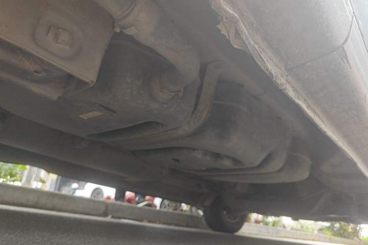 Used SAIC MAXUS G10 2014 2.0T Automatic Elite Edition Chassis Rear Right