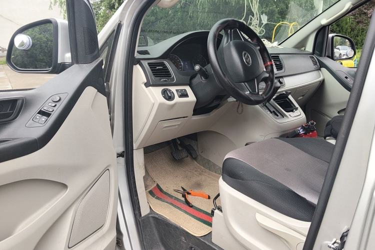 Used SAIC MAXUS G10 2014 2.0T Automatic Elite Edition Driver Seat
