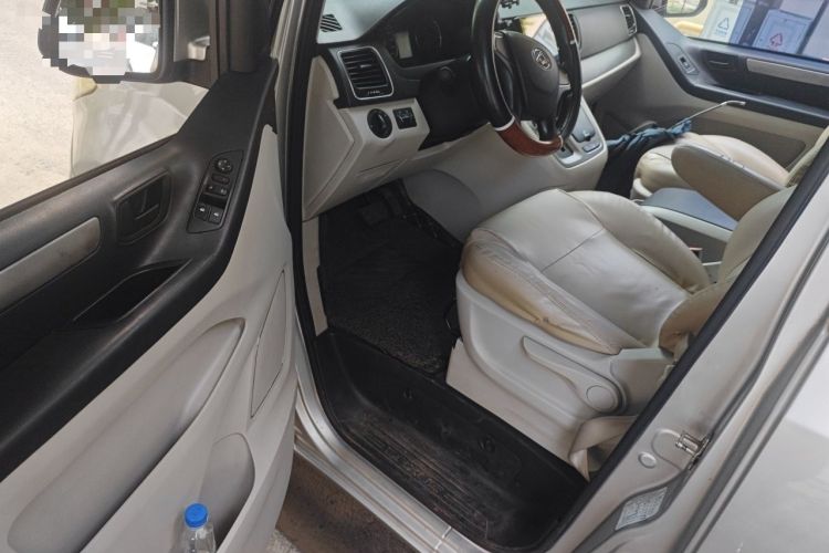 Used SAIC MAXUS G10 2014 2.0T Automatic Elite Edition Driver Seat