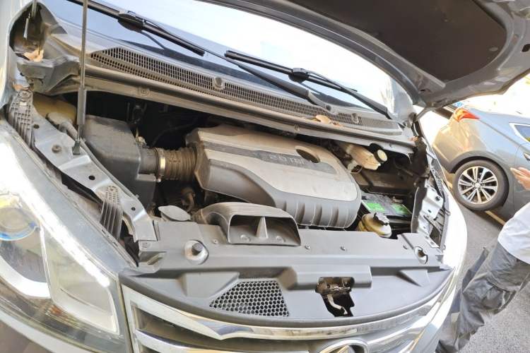 Used SAIC MAXUS G10  Engine Bay