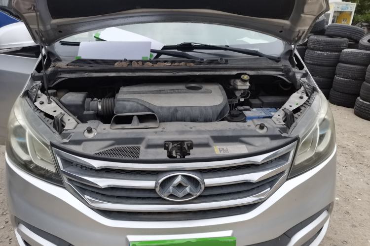 Used SAIC MAXUS G10 2014 2.0T Automatic Elite Edition Engine Bay