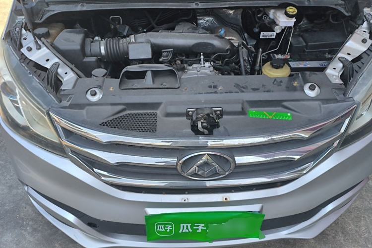 Used SAIC MAXUS G10 2014 2.0T Automatic Elite Edition Engine Bay