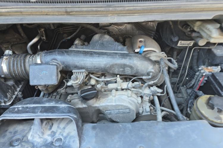 Used SAIC MAXUS G10 2014 2.0T Automatic Elite Edition Engine Bay