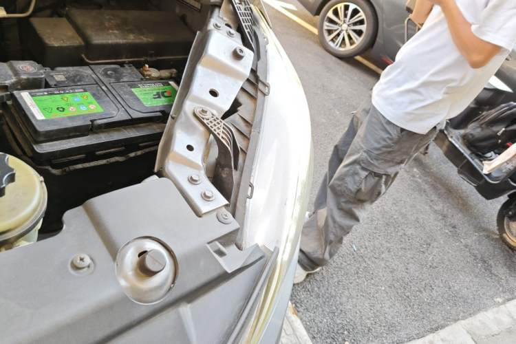 Used SAIC MAXUS G10  Engine Bay Left