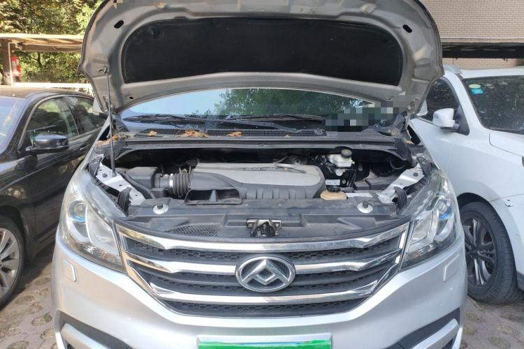 Used SAIC MAXUS G10 2014 2.0T Automatic Luxury Executive Edition Engine Bay