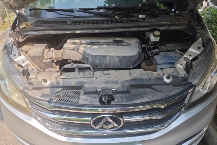 Used SAIC MAXUS G10 2014 2.0T Automatic Elite Edition Engine Bay