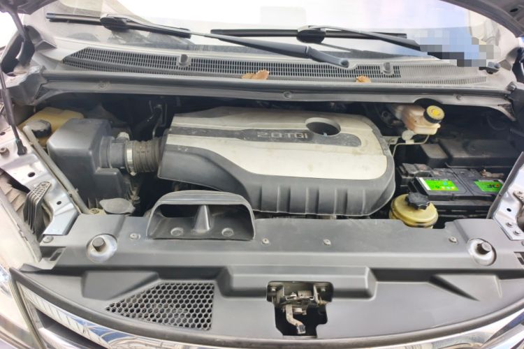 Used SAIC MAXUS G10 2014 2.0T Automatic Elite Edition Engine Bay