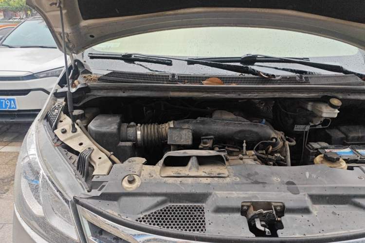 Used SAIC MAXUS G10  Engine Bay Right