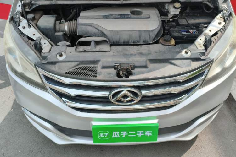 Used SAIC MAXUS G10 2014 2.0T Automatic Elite Edition Engine Bay