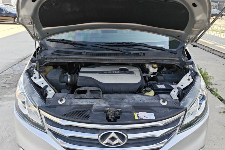 Used SAIC MAXUS G10 2014 2.0T Automatic Elite Edition Engine Bay