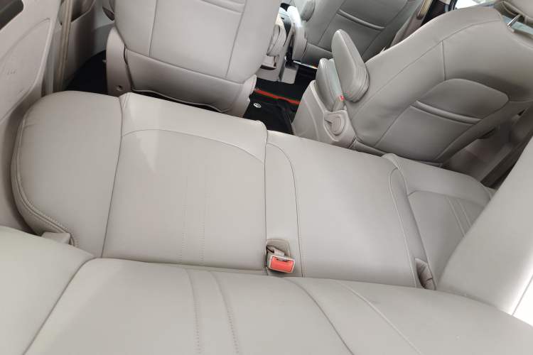 Used SAIC MAXUS G10 2014 2.0T Automatic Elite Edition Exterior 6
