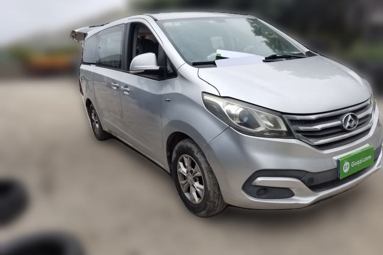 Used SAIC MAXUS G10 2014 2.0T Automatic Elite Edition Front Right 45 Deg