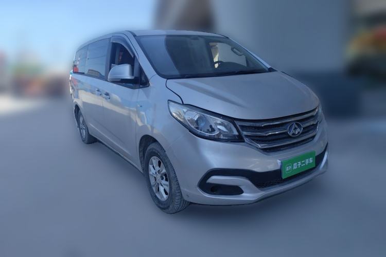 Used SAIC MAXUS G10 2014 2.0T Automatic Elite Edition Front Right 45 Deg