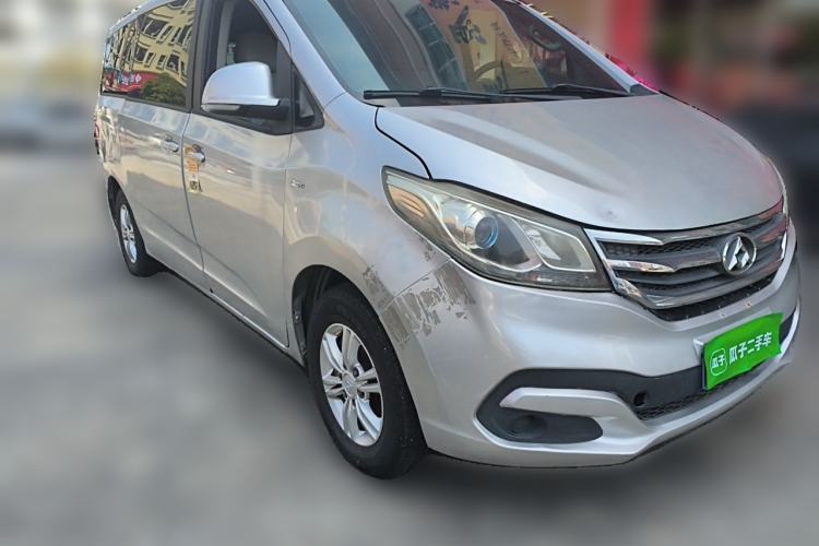 Used SAIC MAXUS G10 2014 2.0T Automatic Elite Edition Front Right 45 Deg