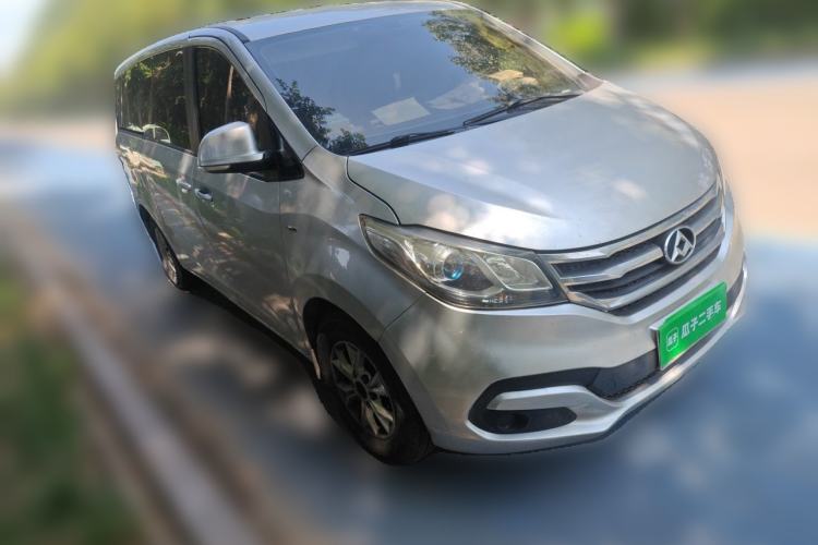 Used SAIC MAXUS G10 2014 2.0T Automatic Elite Edition Front Right 45 Deg