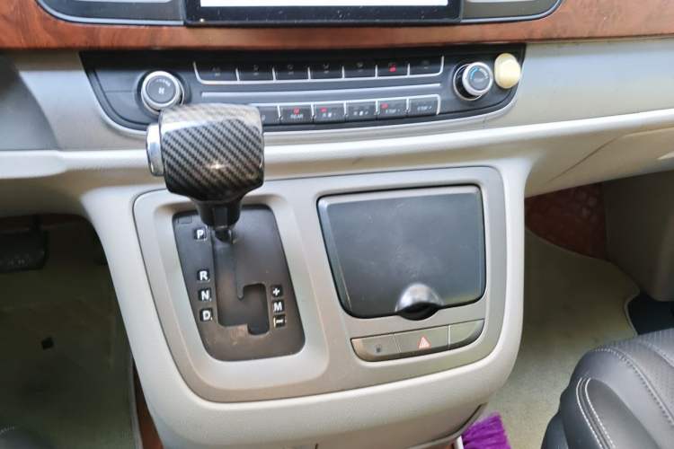 Used SAIC MAXUS G10  Gear Lever