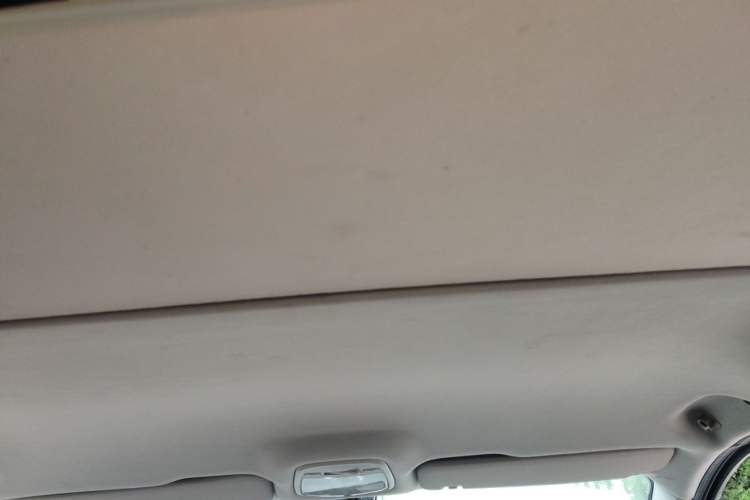 Used SAIC MAXUS G10 2014 2.0T Automatic Elite Edition Headliner