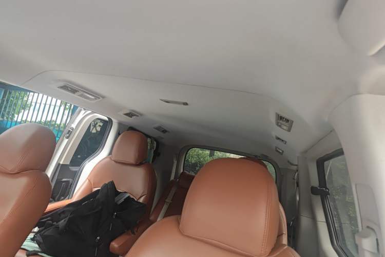 Used SAIC MAXUS G10 2014 2.0T Automatic Elite Edition Headliner