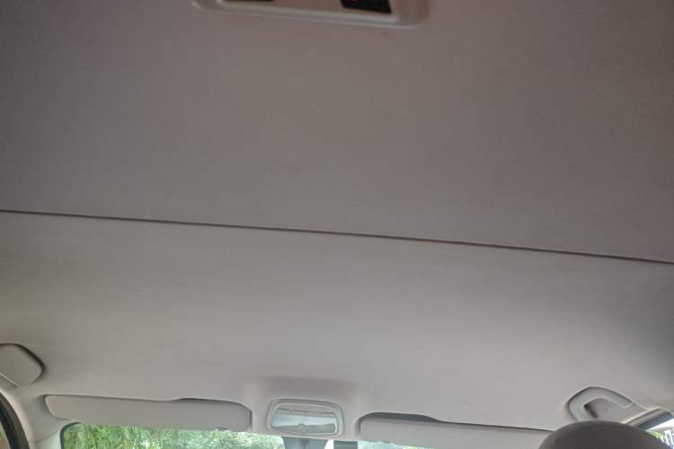 Used SAIC MAXUS G10 2014 2.0T Automatic Elite Edition Headliner