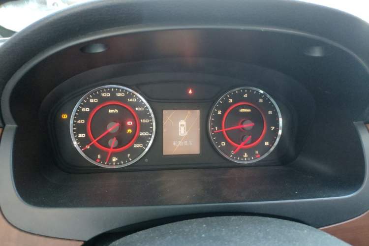 Used SAIC MAXUS G10 2014 2.0T Automatic Luxury Executive Edition Instrument Cluster