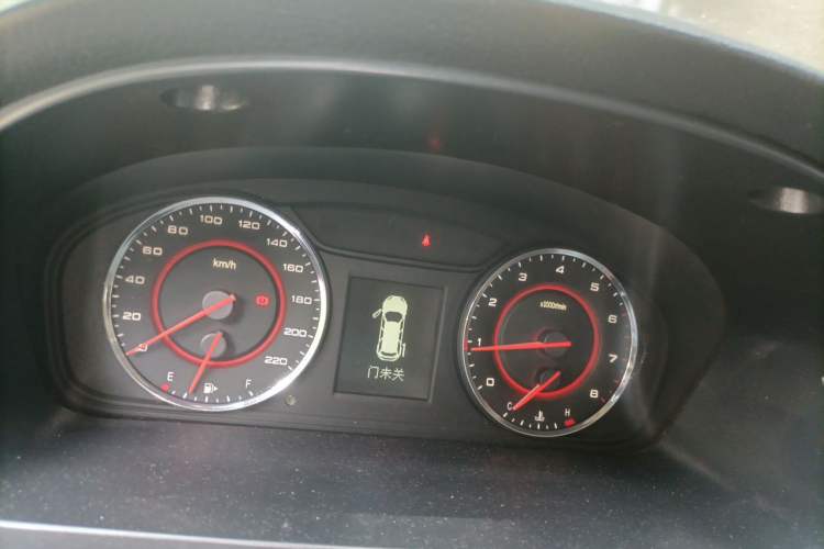 Used SAIC MAXUS G10 2014 2.0T Automatic Elite Edition Instrument Cluster