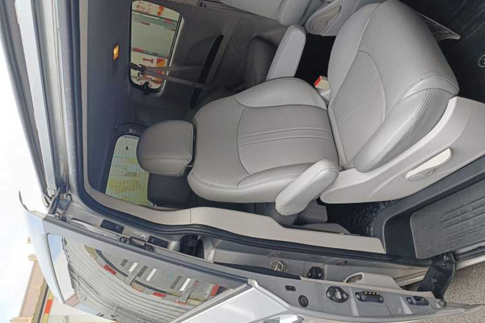 Used SAIC MAXUS G10 2014 2.0T Automatic Elite Edition Interior 3