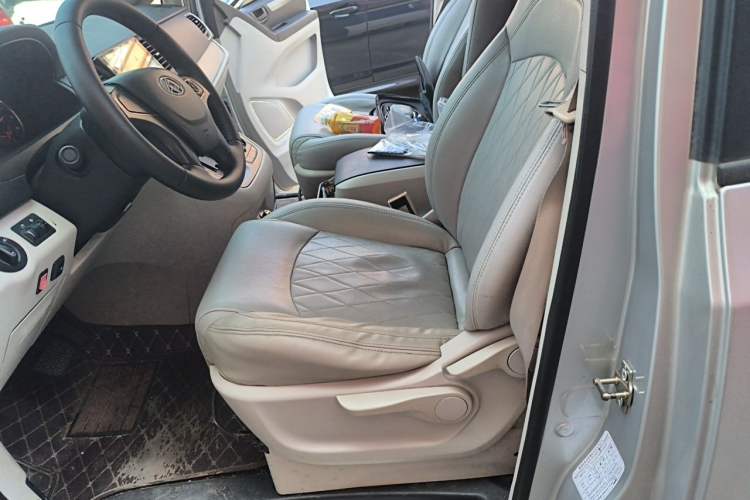 Used SAIC MAXUS G10 2014 2.0T Automatic Elite Edition Left Front Seat