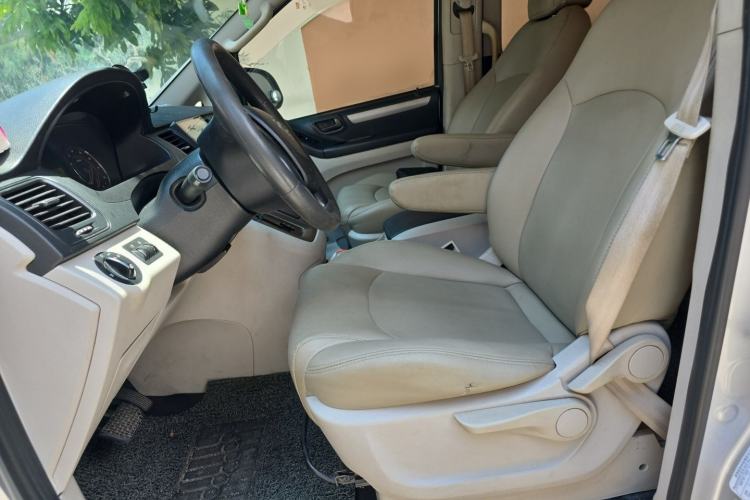 Used SAIC MAXUS G10 2014 2.0T Automatic Elite Edition Left Front Seat