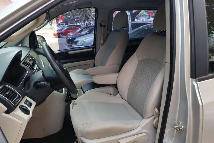Used SAIC MAXUS G10 2014 2.0T Automatic Elite Edition Left Front Seat