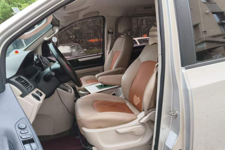 Used SAIC MAXUS G10 2014 2.0T Automatic Elite Edition Left Front Seat