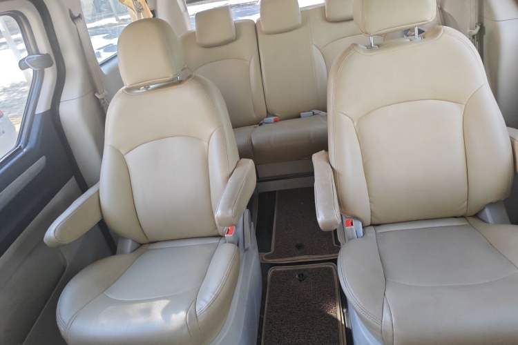 Used SAIC MAXUS G10 2014 2.0T Automatic Elite Edition Left Rear Seat