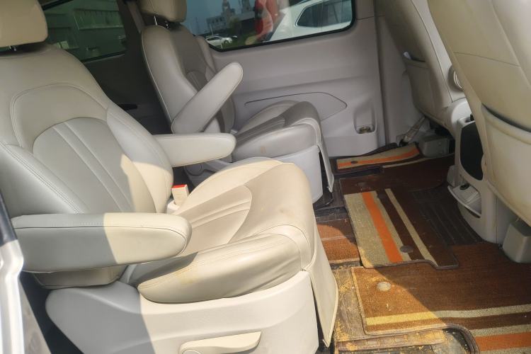 Used SAIC MAXUS G10 2014 2.0T Automatic Elite Edition Left Rear Seat
