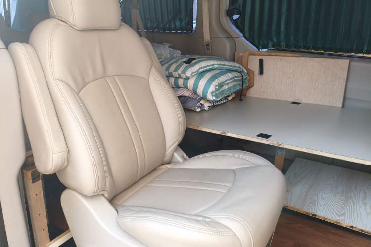 Used SAIC MAXUS G10 2014 2.0T Automatic Elite Edition Left Rear Seat