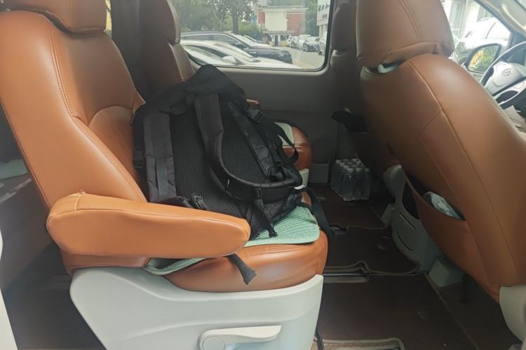 Used SAIC MAXUS G10 2014 2.0T Automatic Elite Edition Left Rear Seat
