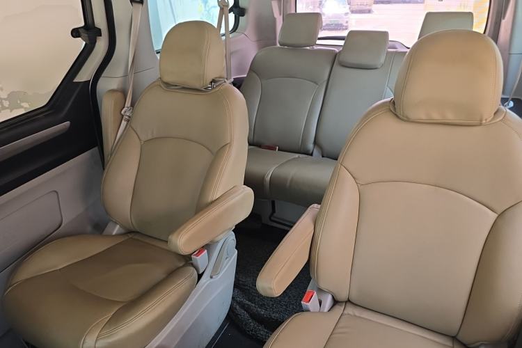 Used SAIC MAXUS G10 2014 2.0T Automatic Elite Edition Left Rear Seat