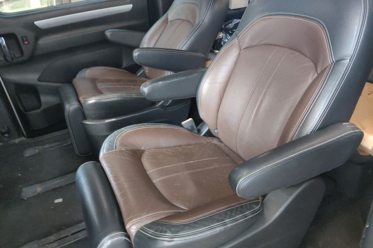 Used SAIC MAXUS G10 2014 2.0T Automatic Luxury Executive Edition Left Rear Seat