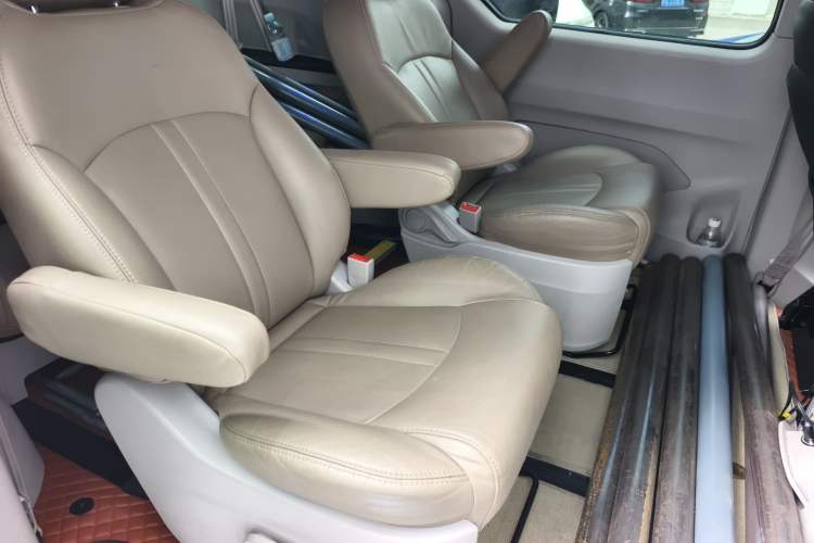 Used SAIC MAXUS G10 2014 2.0T Automatic Elite Edition Left Rear Seat