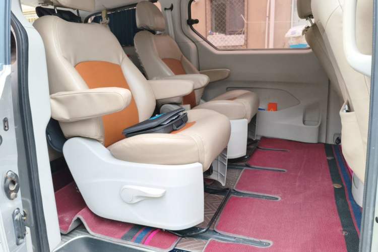 Used SAIC MAXUS G10 2014 2.0T Automatic Elite Edition Left Rear Seat