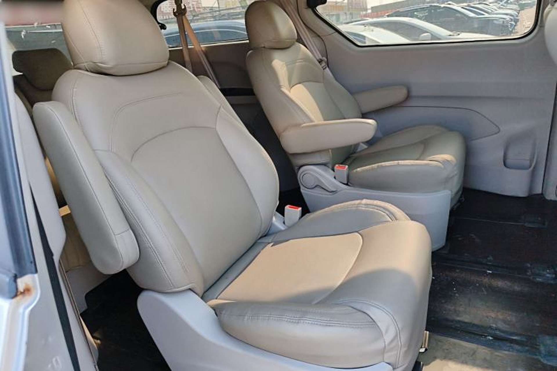 Used SAIC MAXUS G10 2014 2.0T Automatic Elite Edition Left Rear Seat
