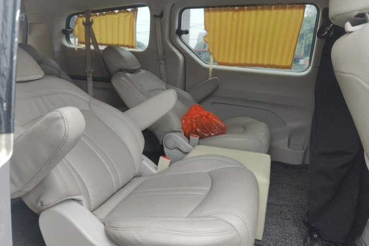 Used SAIC MAXUS G10 2014 2.0T Automatic Elite Edition Left Rear Seat