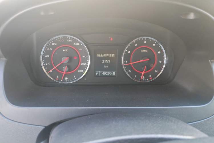 Used SAIC MAXUS G10 2014 2.0T Automatic Elite Edition Odometer Close Up
